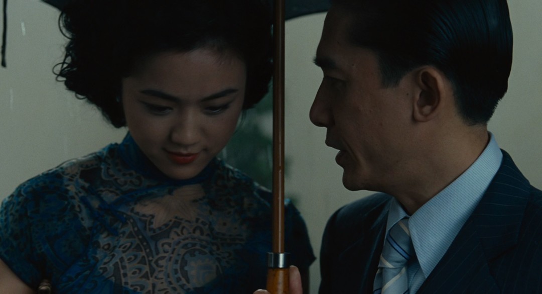 这么多年第一次完整看完 李安先生 拍摄的《 色，戒（2007）》... :)